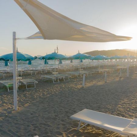 Baron Beach Hotel Scauri  Esterno foto