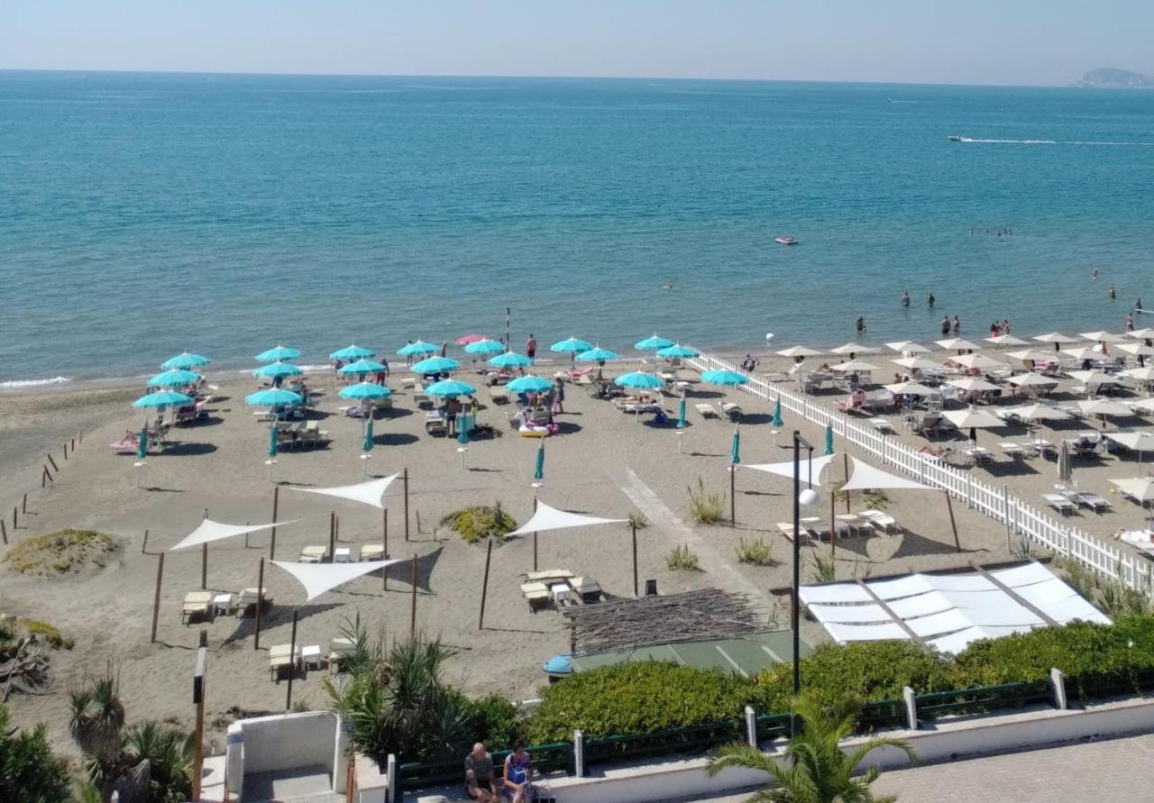 Baron Beach Hotel Scauri  Esterno foto
