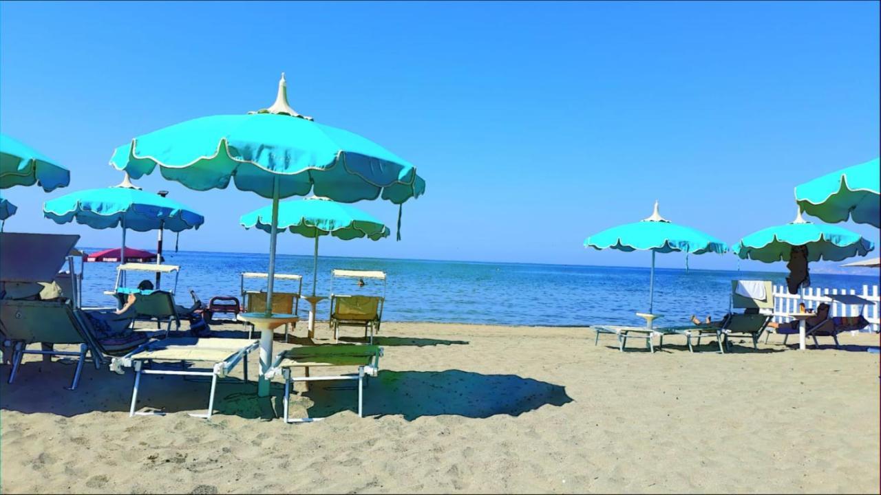 Baron Beach Hotel Scauri  Esterno foto