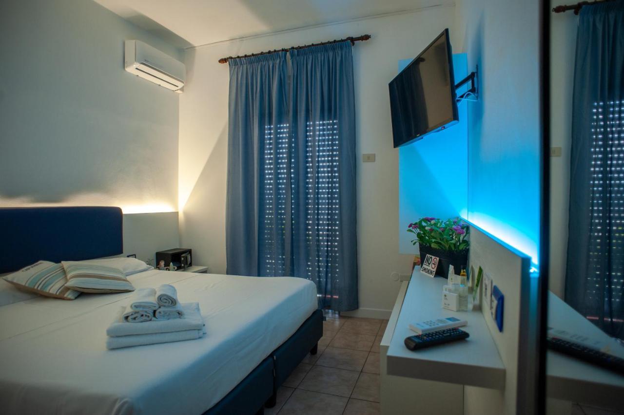 Baron Beach Hotel Scauri  Esterno foto