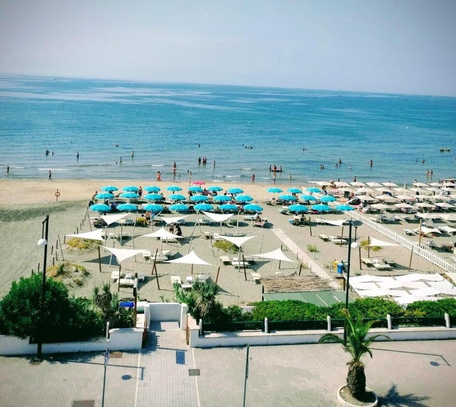 Baron Beach Hotel Scauri  Esterno foto