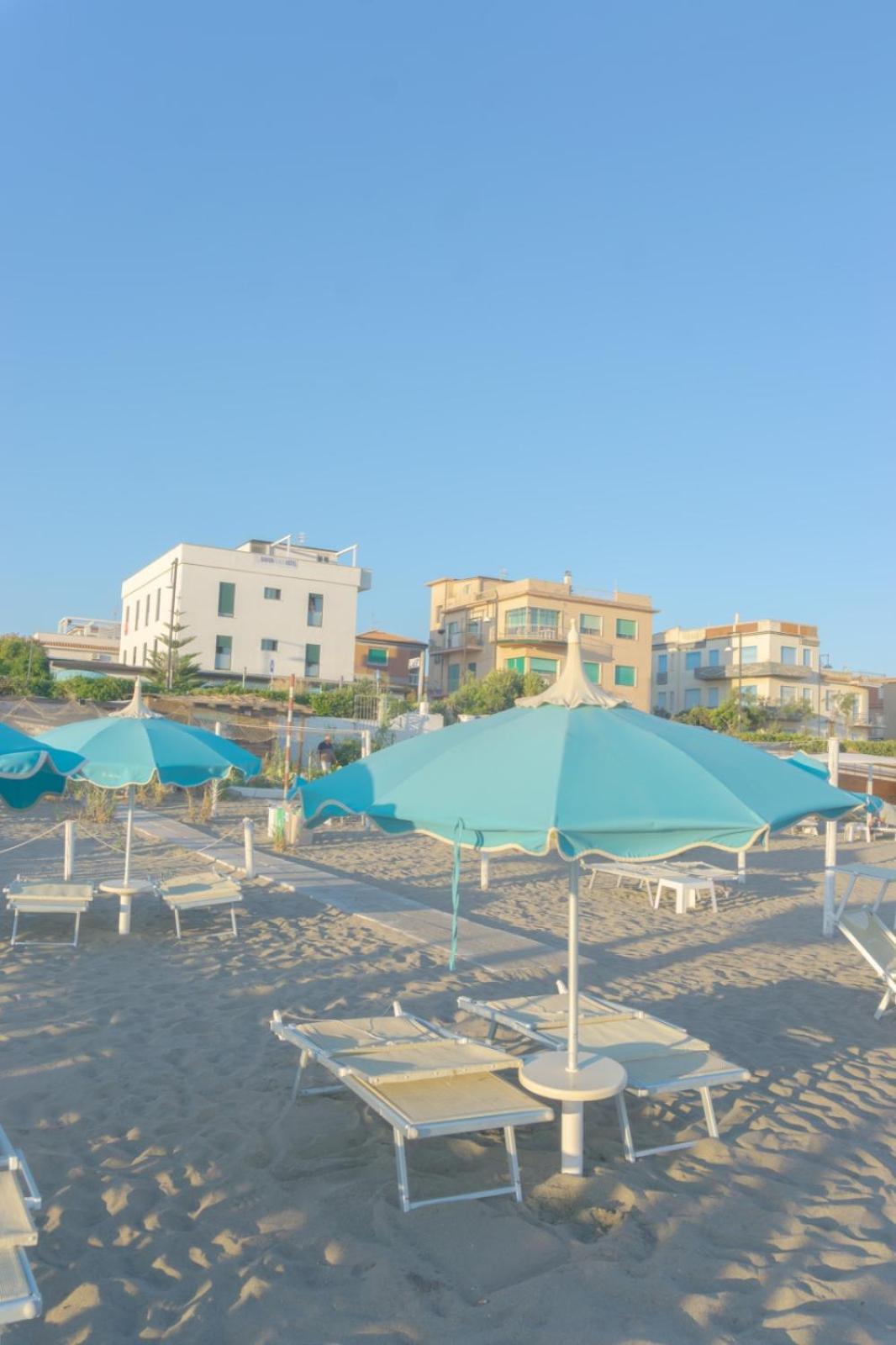 Baron Beach Hotel Scauri  Esterno foto