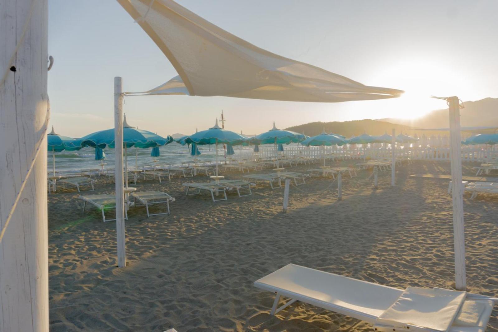 Baron Beach Hotel Scauri  Esterno foto