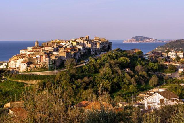 Baron Beach Hotel Scauri  Esterno foto
