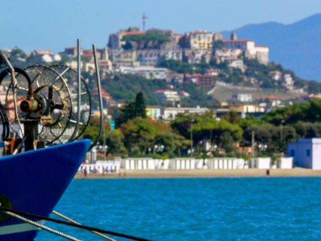 Baron Beach Hotel Scauri  Esterno foto