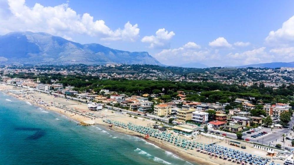 Baron Beach Hotel Scauri  Esterno foto